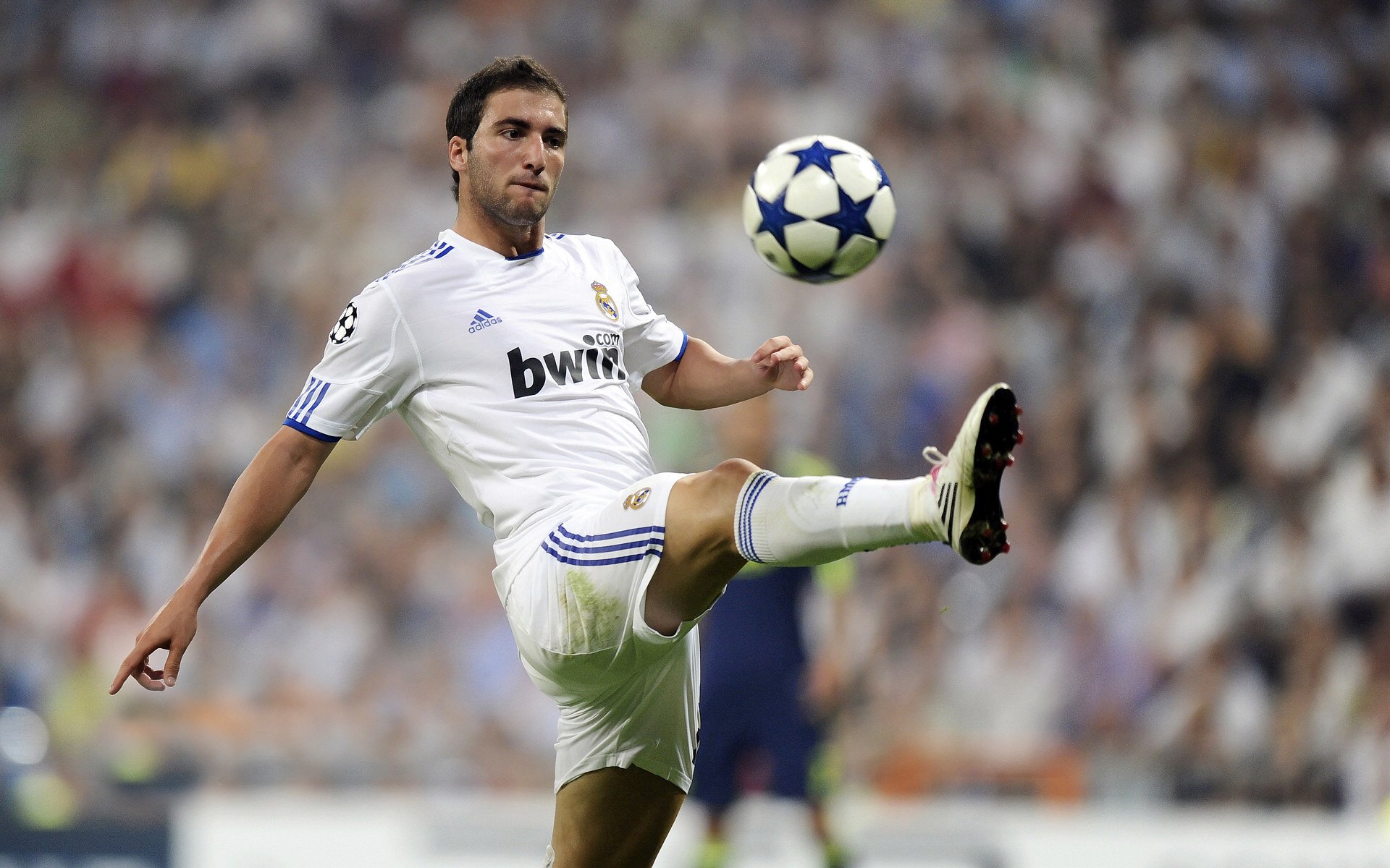 曼城多点进攻令对手防不胜防，曼城vs多特比分预测